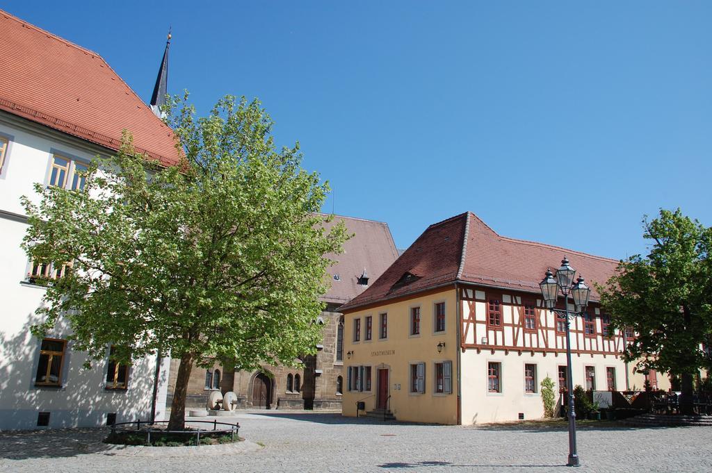 Hotel & Cafe Mohrenbrunnen Eisenberg  Exterior photo